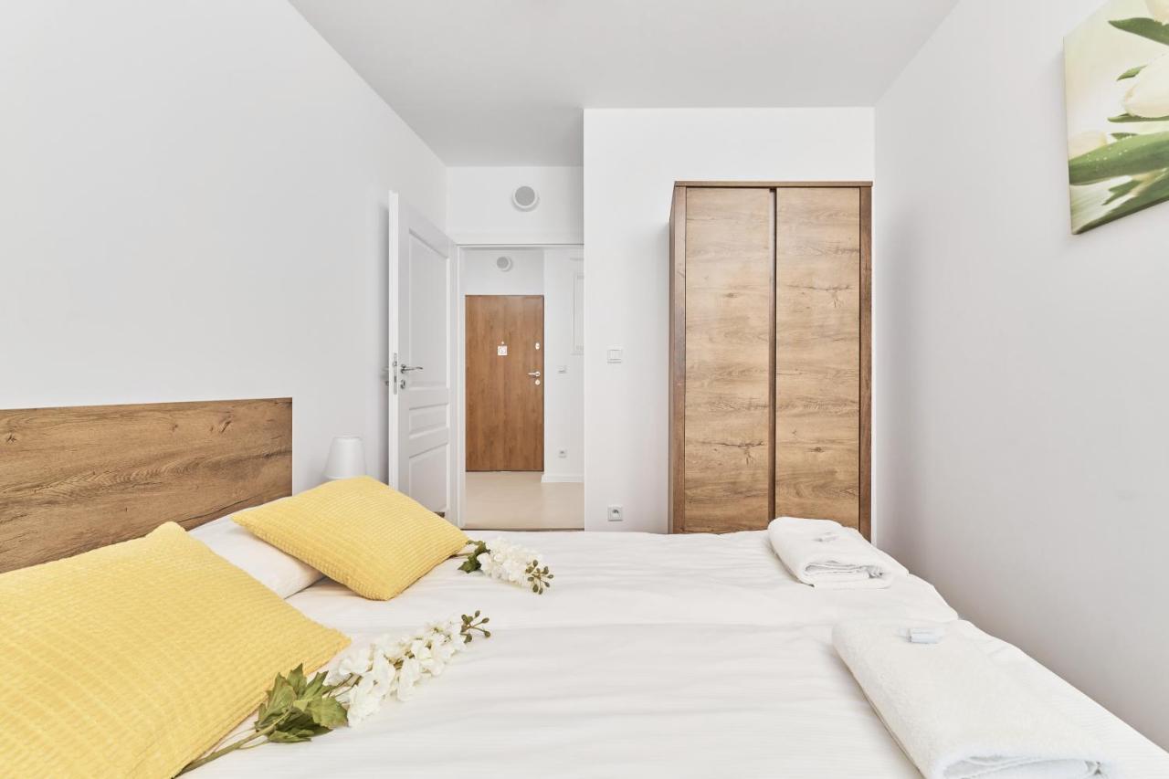 Apartment Krakowska 39 With Ac & Parking & Loggia Wroclaw By Noclegi Renters Ngoại thất bức ảnh