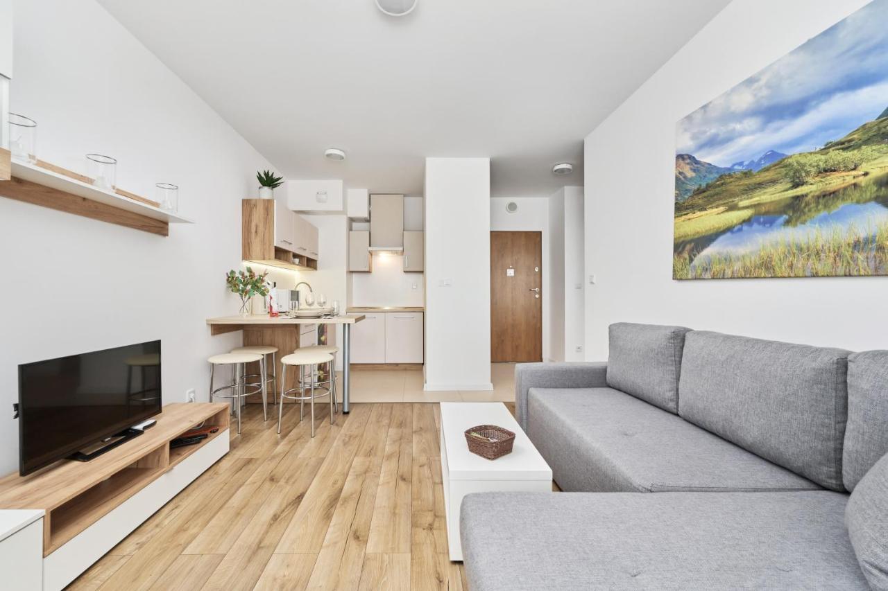 Apartment Krakowska 39 With Ac & Parking & Loggia Wroclaw By Noclegi Renters Ngoại thất bức ảnh