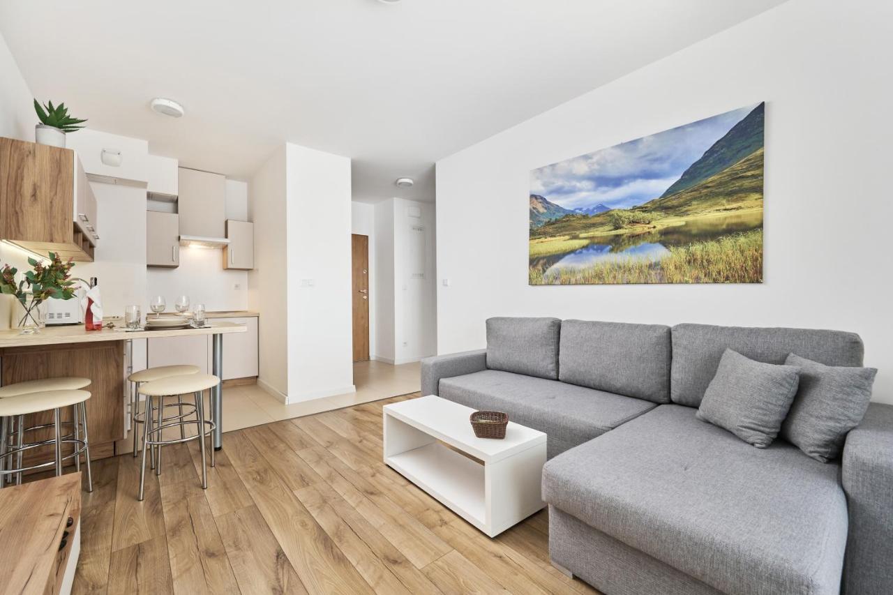 Apartment Krakowska 39 With Ac & Parking & Loggia Wroclaw By Noclegi Renters Ngoại thất bức ảnh