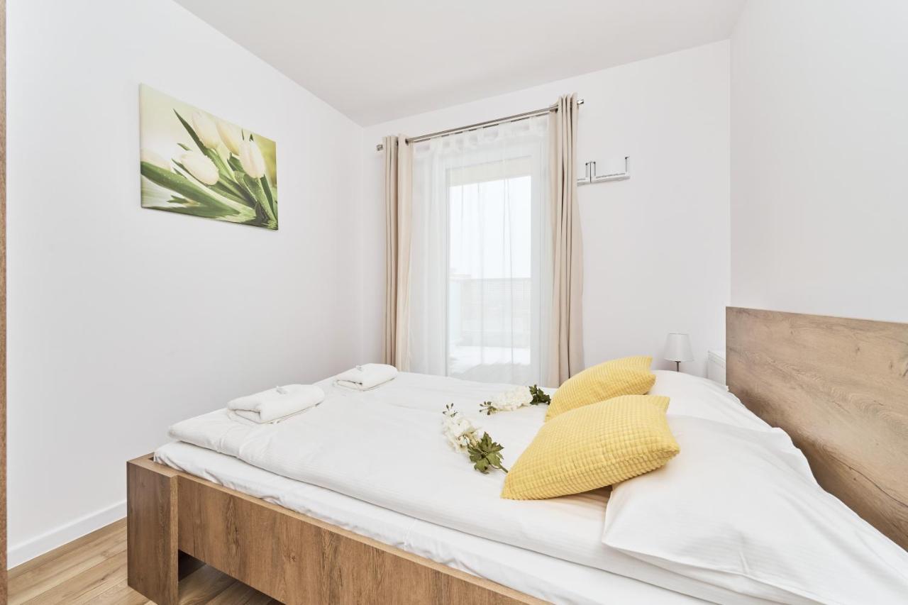 Apartment Krakowska 39 With Ac & Parking & Loggia Wroclaw By Noclegi Renters Ngoại thất bức ảnh